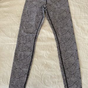 Lululemon 28” Legging Plush Petal Size 6